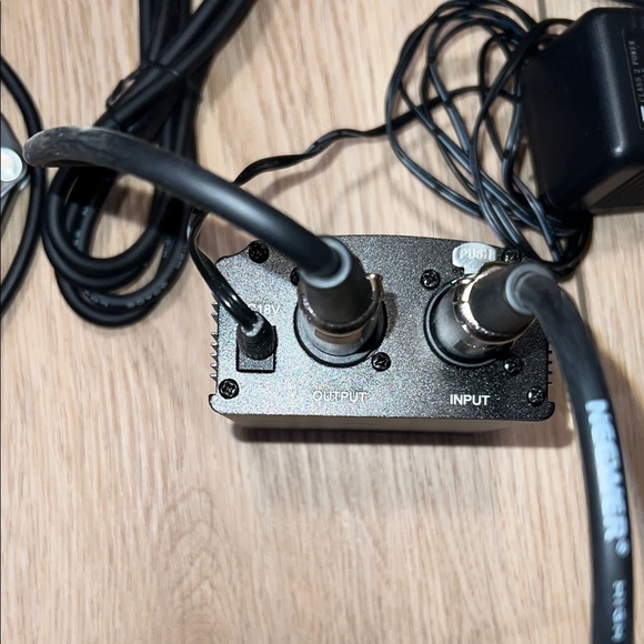 EUC - Neewer NW-800 Professional Condenser Microphone Kit (Black+Gold) - Picture 12 of 16